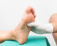 Managing Diabetic Nerve Pain in the Feet